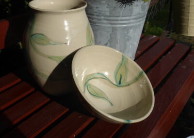 Handgedrehte Keramik Schüssel und Vase